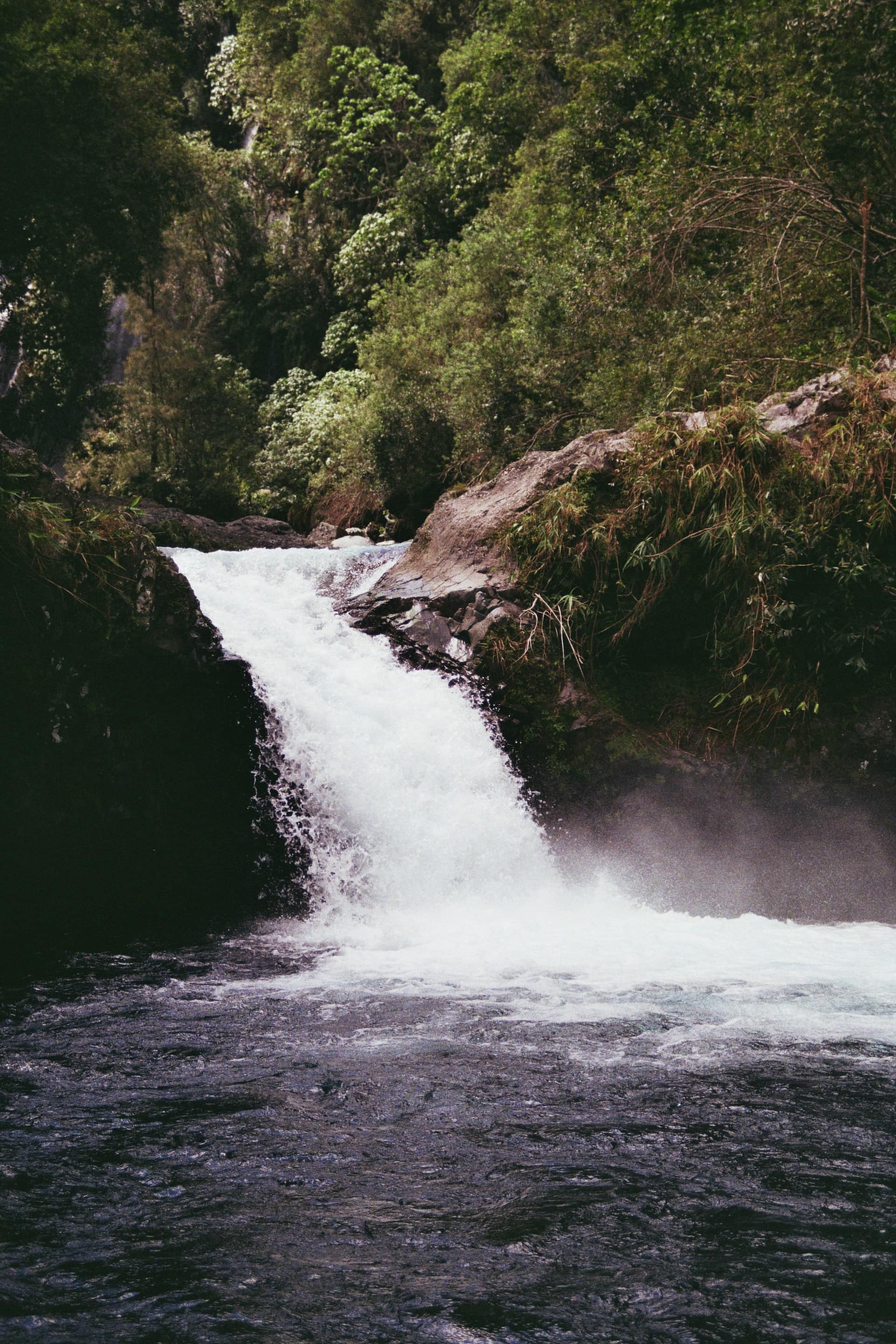 Rappel et eau vive, l'essence du canyoning