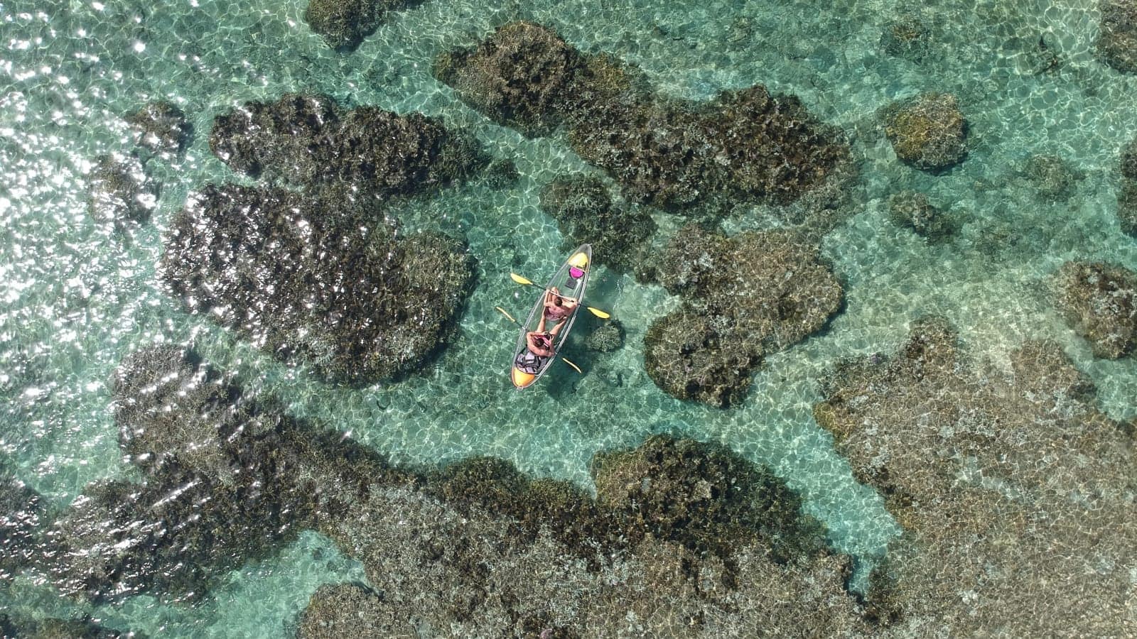 Le kayak dans le lagon