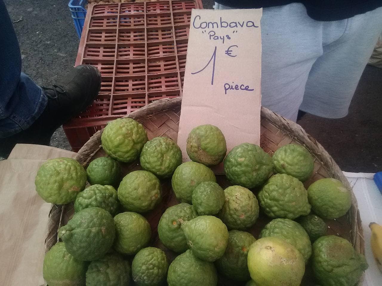 Les étals du marché forain de Saint-Paul