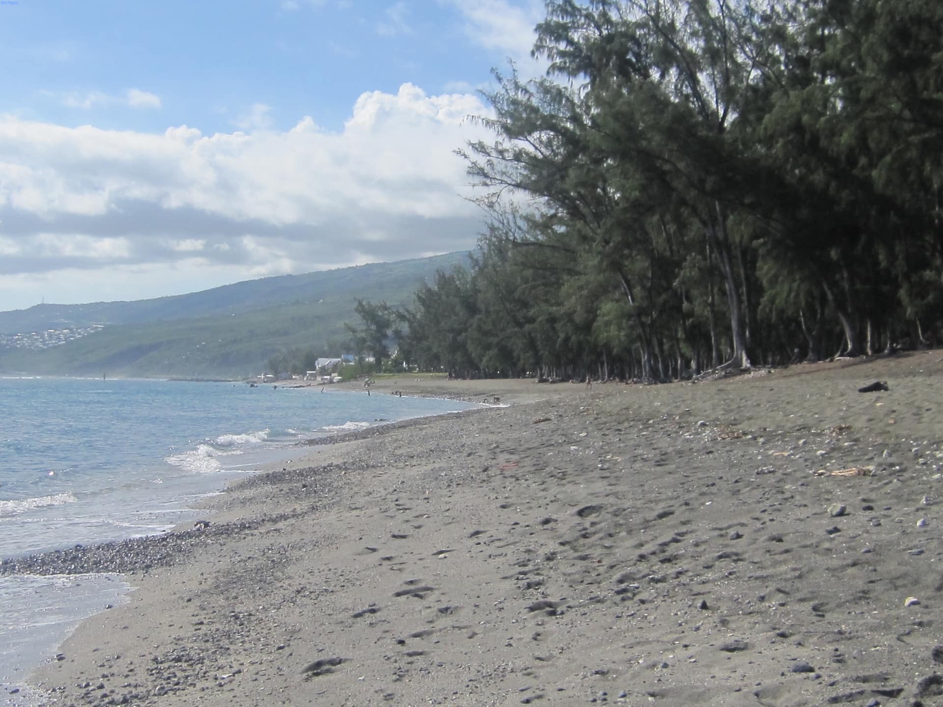 La baie de Saint-Leu, spot école sous couverture Vigies Requins Renforcées