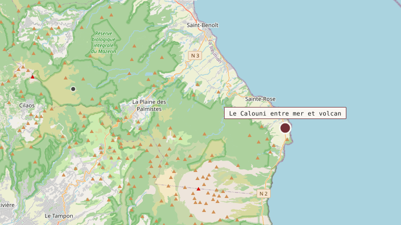 Carte situant Le Calouni entre mer et volcan