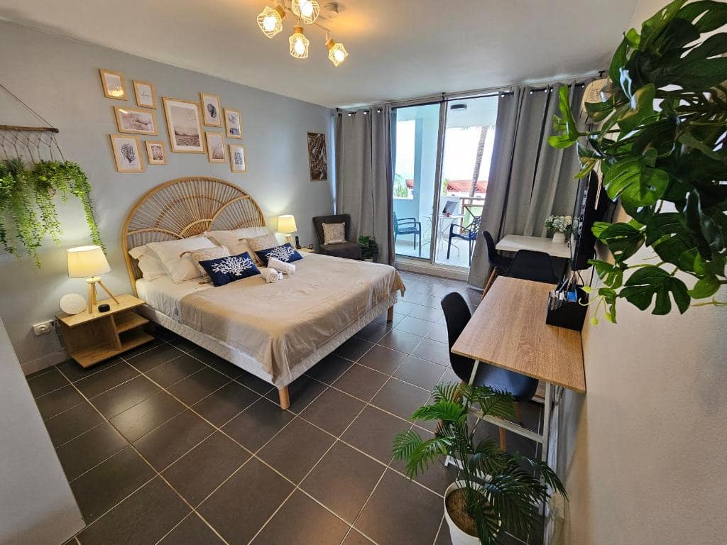 Chambre avec lit double · © Brise Marine