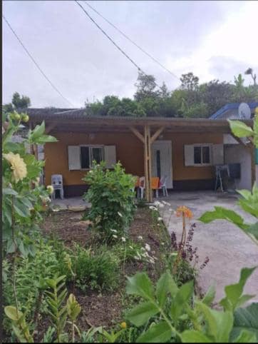 La maison plain-pied et son jardin · © Pomme de Pin